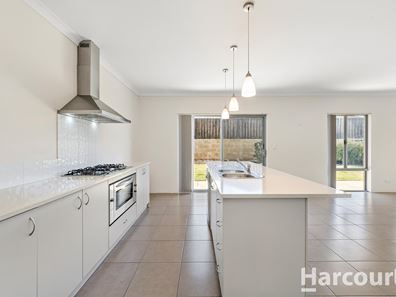 388 Peelwood Parade, Halls Head WA 6210