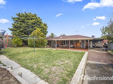 18 Macquarie Avenue, Padbury WA 6025