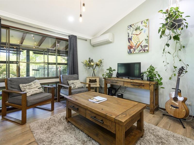 30 Feldman Crescent, Parkerville