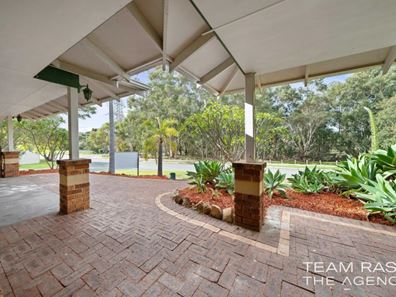 4 Valley Brook Road, Caversham WA 6055