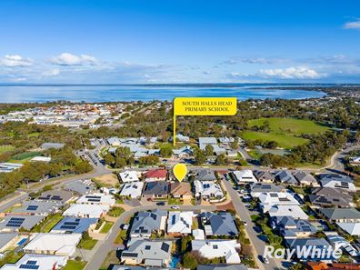 4 Senecio Way, Halls Head WA 6210