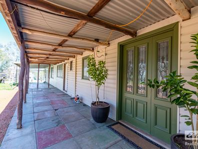 15 Clarke Street, West Toodyay WA 6566