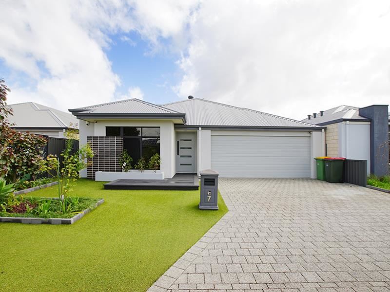 7 Ametrine Street, Treeby WA 6164