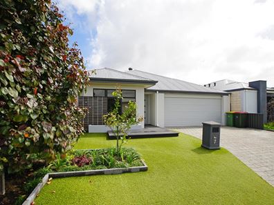 7 Ametrine Street, Treeby WA 6164