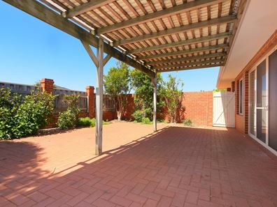 2/8 Fallow Crescent, Spearwood WA 6163