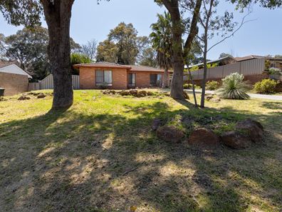 34 Bridgwood Road, Lesmurdie WA 6076