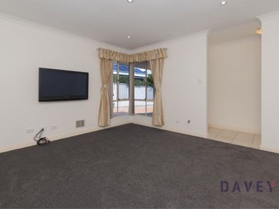 2/20 Bradley Street, Yokine WA 6060