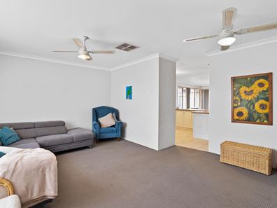 2 Mackay Place, Cooloongup WA 6168