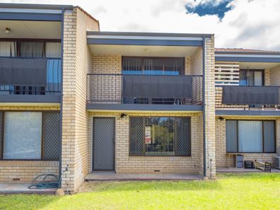 2/125 Railway Street, Bluff Point WA 6530