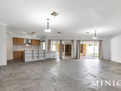 356 Sultana Road East, Forrestfield WA 6058