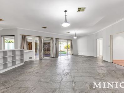 356 Sultana Road East, Forrestfield WA 6058