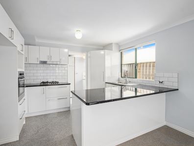 2/123 Robert Street, Como WA 6152