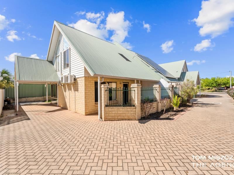 136c Centre Street, Queens Park
