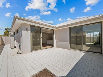 2/20 Brooks St, Kalamunda WA 6076