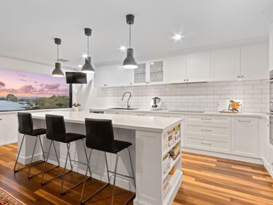 2 Klem Avenue, Salter Point WA 6152