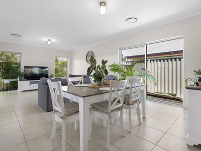 8 Blair Street, South Yunderup WA 6208