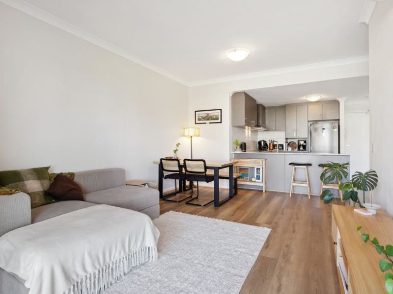 13/25 O'Connor Close, North Coogee