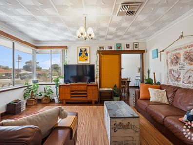 8 Duffield Avenue, Beaconsfield WA 6162
