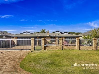 6 Pebblewood Road, Woodvale WA 6026