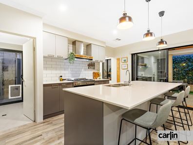 17 Mcphee Road, Hammond Park WA 6164