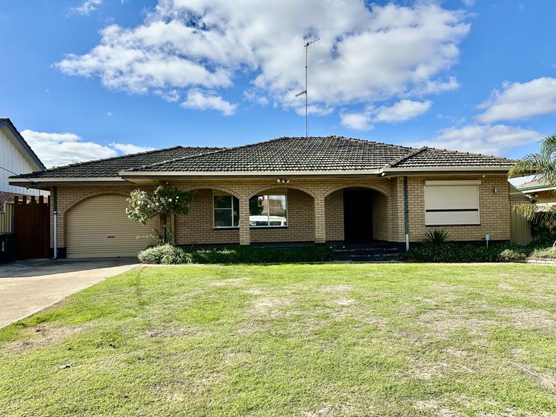 17 Rogers  Avenue, Katanning WA 6317
