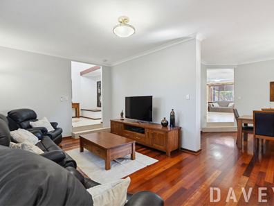4 Dalton Crescent, Kingsley WA 6026