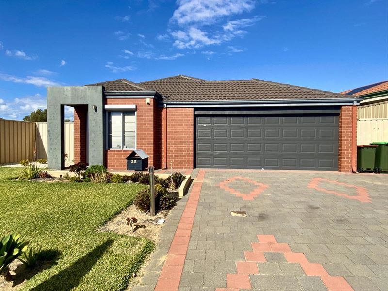 38 Moston Crescent, Bertram