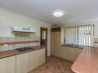 14 Sunco Pde, Canning Vale WA 6155