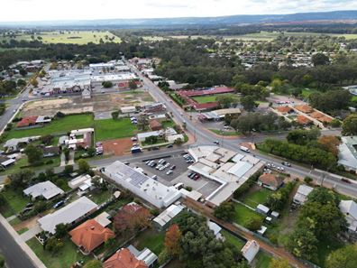 11/2 Peel Street, Pinjarra WA 6208