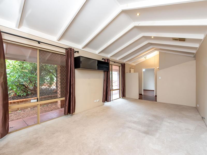 30 Aerolite Way, Beldon WA 6027