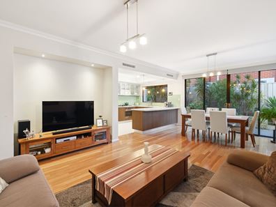4/8 Palmer Place, Embleton WA 6062