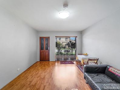 2/58 Pollard Street, Glendalough WA 6016