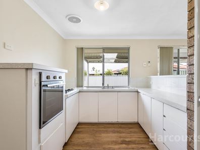 6 Amulla Court, Halls Head WA 6210