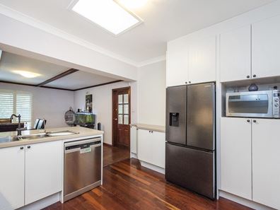 46 Berehaven Avenue, Thornlie WA 6108