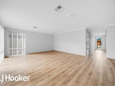 21 Coconuts Avenue, Eglinton WA 6034