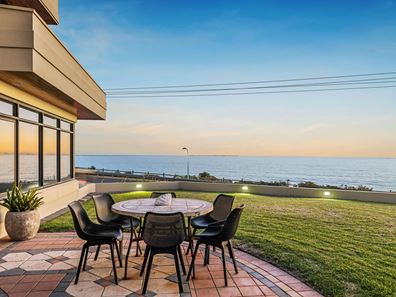 71 West Coast Drive, Watermans Bay WA 6020