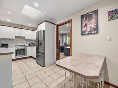 28 Jannali Way, Armadale WA 6112