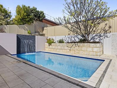 4 Shackleton Avenue, Hillarys WA 6025