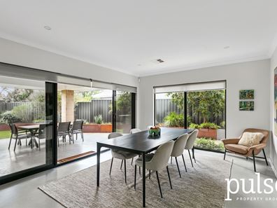 25 Langham Gardens, Wilson WA 6107