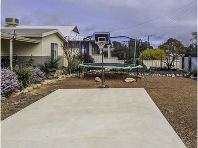9 Cruickshank Road, Mukinbudin WA 6479
