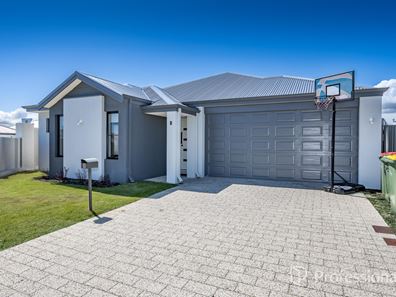 8 Chevalier Way, Alkimos WA 6038