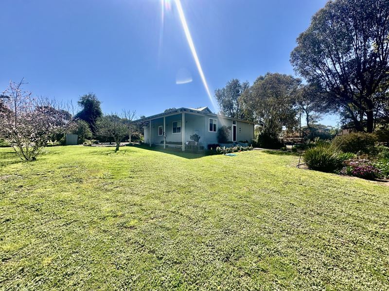 5 Palmer  Street, Narrogin WA 6312