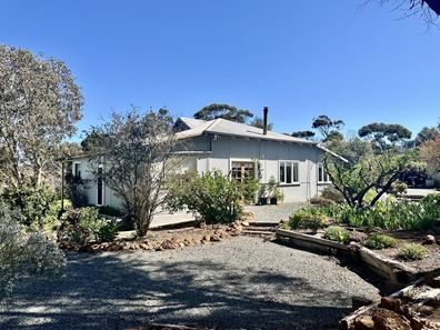 5 Palmer  Street, Narrogin WA 6312