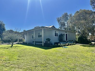5 Palmer  Street, Narrogin WA 6312
