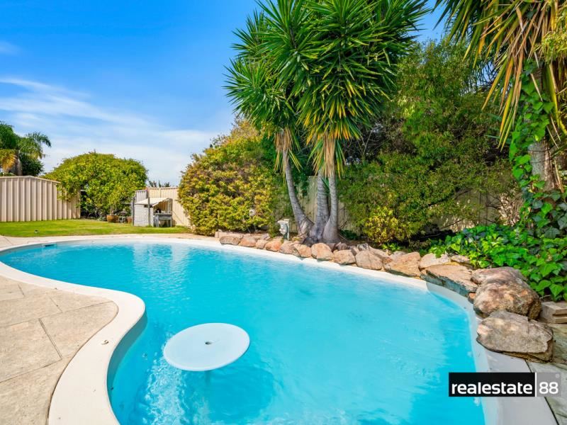8 Ivythorne Grove, Kiara WA 6054