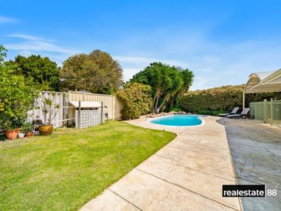 8 Ivythorne Grove, Kiara WA 6054