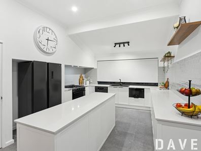 9 Gascoyne Avenue, Woodvale WA 6026