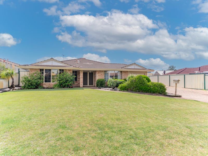 13 Monarch Court, Thornlie WA 6108