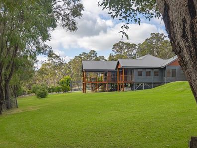 23 Buckingham Grove, Quedjinup WA 6281