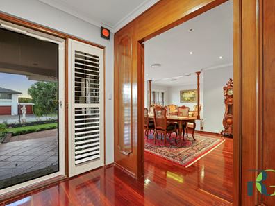 11 Melview Court, Melville WA 6156
